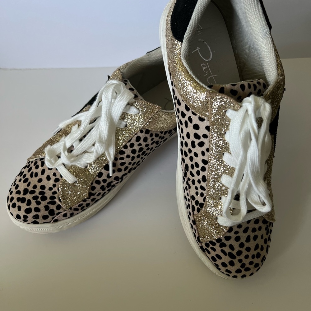 PARTY Women's Star Sneaker Walking Shoes Size 10